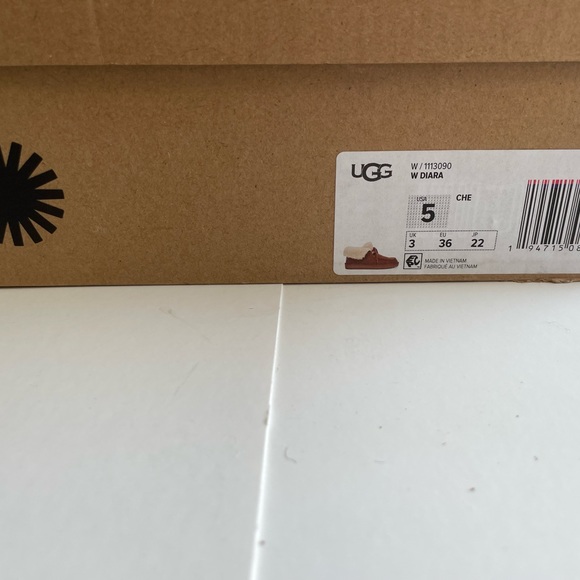 New in box. UGG Women’s Diara Boot Slipper Chestnut Size 5 - Picture 4 of 8